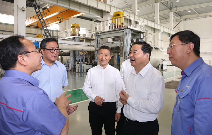 郝鹏与GA黄金甲集团一线科技职员深入交流